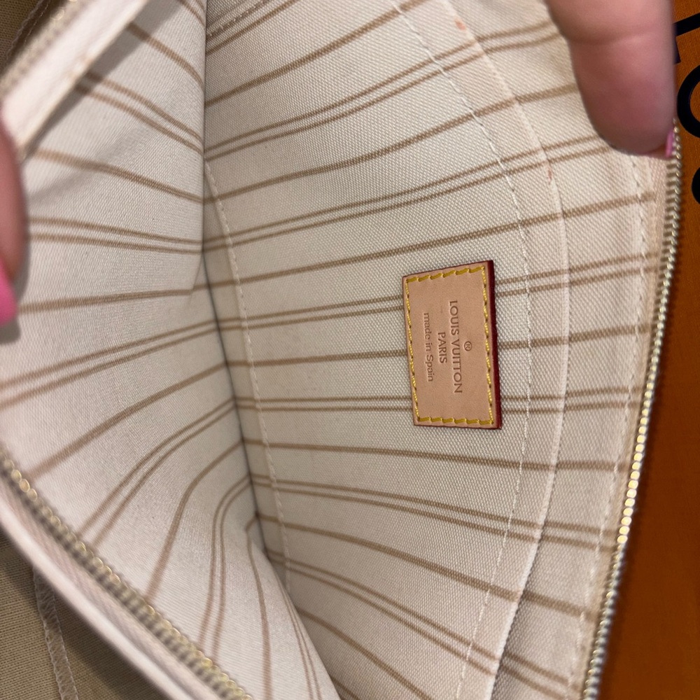 Authentic Louis Vuitton Neverfull GM Pochette damier azur beige lining - Picture 9 of 11